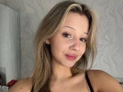 MerrieHamad - female webcam at xLoveCam