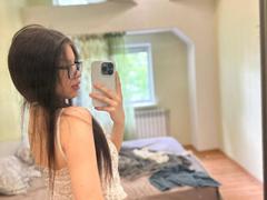 MerriePutnam - female with brown hair webcam at xLoveCam