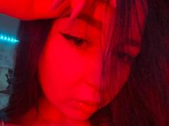 MertieDasinger - female webcam at xLoveCam