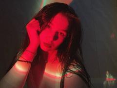MertieDasinger - female webcam at xLoveCam