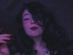 MertieDasinger - female webcam at xLoveCam