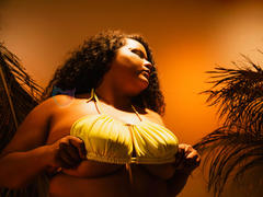 MhiaRey - female with black hair and  big tits webcam at xLoveCam
