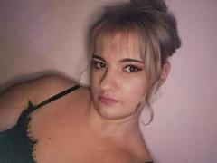 MiLaHottiest - blond female with  big tits webcam at xLoveCam