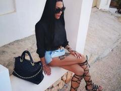 Mia124-hot - female with black hair webcam at xLoveCam