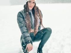 Mia124-hot - female with black hair webcam at xLoveCam