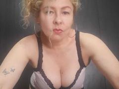 MiaAmoretti from xLoveCam