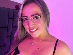 MiaBlondy - female webcam at xLoveCam