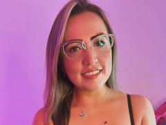 MiaBlondy - female webcam at xLoveCam