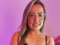 MiaBlondy - female webcam at xLoveCam