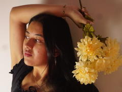 MiaBloom69 - female with black hair webcam at xLoveCam
