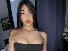 MiaBrowns - female webcam at xLoveCam