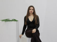 EvaMiris - female with brown hair webcam at LiveJasmin