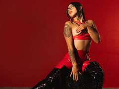 MiaDeLune - female with black hair and  big tits webcam at xLoveCam