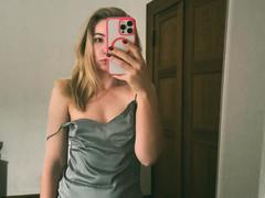 MiaFlirt - blond female with  small tits webcam at xLoveCam