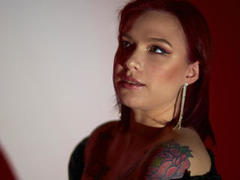 MiaGrimmie - female with red hair webcam at xLoveCam