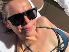 MiaHase-hot - blond female webcam at xLoveCam