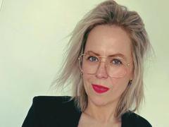 MiaHase-hot - blond female webcam at xLoveCam