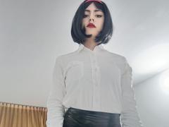 MiaHyperion - shemale with black hair webcam at xLoveCam