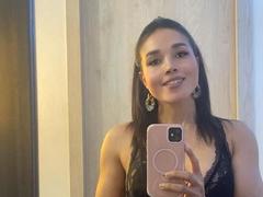 Mia_lucchi - female with brown hair and  big tits webcam at StripChat