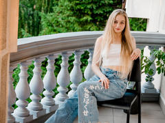 Mia_Meow from ImLive