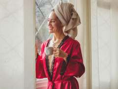 MiaMott - female with black hair webcam at LiveJasmin