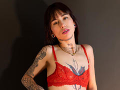 MiaNapoles - female with black hair webcam at xLoveCam