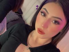 MiaParys - female with black hair webcam at xLoveCam
