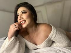 MiaParys - female with black hair webcam at xLoveCam