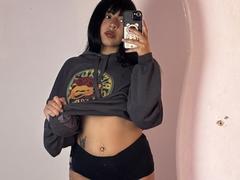 MiaPresscot - female with black hair webcam at xLoveCam