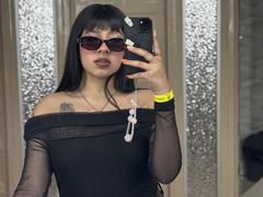 MiaPresscot - female with black hair webcam at xLoveCam