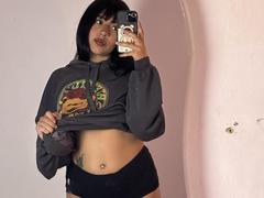 MiaPresscot - female with black hair webcam at xLoveCam