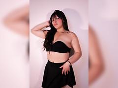 MiaRoots - female webcam at xLoveCam
