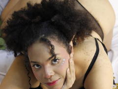 MiaRougef - female with brown hair webcam at xLoveCam