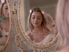 MiaTran - blond female webcam at LiveJasmin