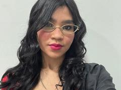 MiaValenti - female with black hair webcam at xLoveCam