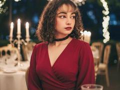 MiaWualker - female with black hair webcam at xLoveCam