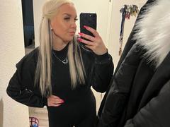 MiaXXX-hot - blond female webcam at xLoveCam