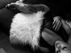 Mia-jey-hot - blond female webcam at xLoveCam