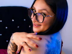 MiaaVixen - female webcam at xLoveCam