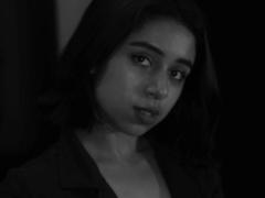 MiahSantini - female with black hair webcam at xLoveCam