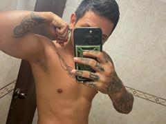 MichaelStrong from xLoveCam