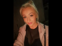 Michaela2015-hot - blond female webcam at xLoveCam