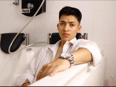 MichaelaMistress - shemale webcam at xLoveCam