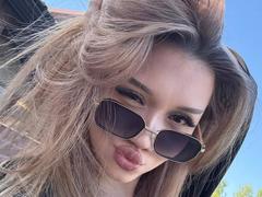 MichelFishbein - female with brown hair and  big tits webcam at xLoveCam