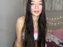 MichellFord - female with brown hair webcam at xLoveCam