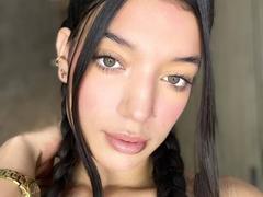 MichellFord - female with brown hair webcam at xLoveCam