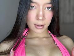 MichellFord - female with brown hair webcam at xLoveCam