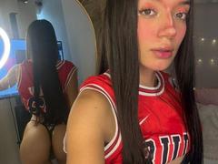 MichellFord - female with brown hair webcam at xLoveCam