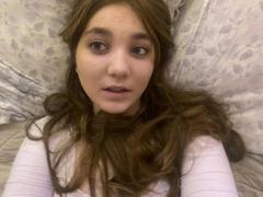 NidiaHeagy - female with brown hair and  big tits webcam at LiveJasmin