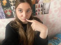 NidiaHeagy - female with brown hair and  big tits webcam at LiveJasmin
